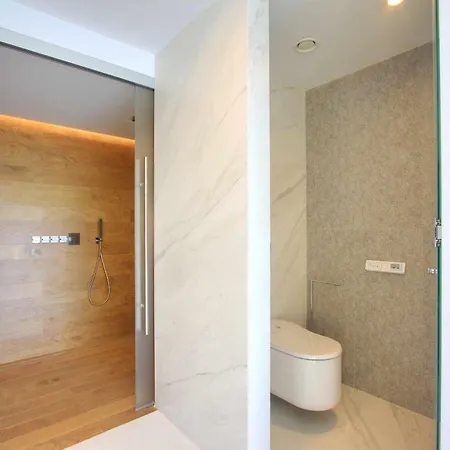 Contemporary & Very Spacious Puerto Banus Marbellac