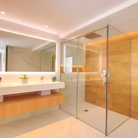 Contemporary & Very Spacious Puerto Banus * Marbellac