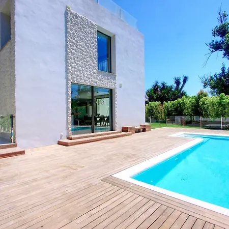 Villa Contemporary & Very Spacious Puerto Banus Marbellac